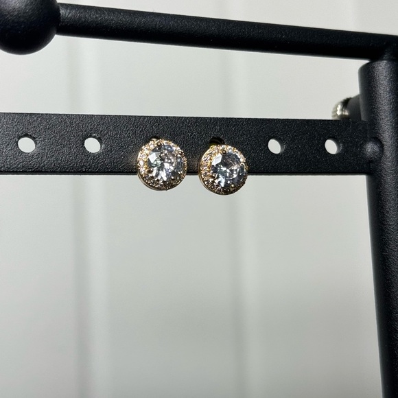 NWOT 1cm Diamond Studs - Picture 4 of 8